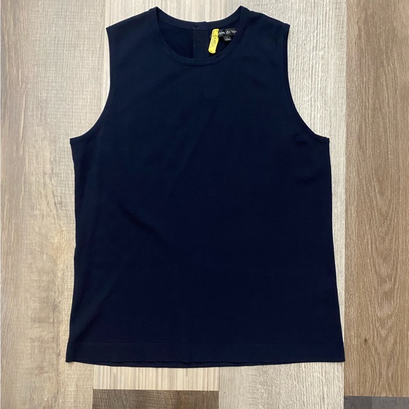 Navy sleeveless blouse - Picture 2 of 3